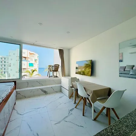 Daire Cristianos Must-see Beachfront Apartment, Stunning Views In Tenerife Los Cristianos (Tenerife)