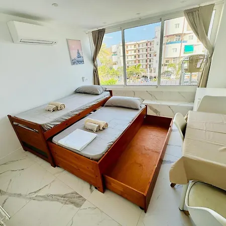 Cristianos Must-see Beachfront Apartment, Stunning Views In Tenerife Los Cristianos (Tenerife)