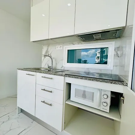 Cristianos Must-see Beachfront Apartment, Stunning Views In Tenerife *