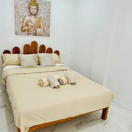 Cristianos Must-see Beachfront Apartment, Stunning Views In Tenerife *