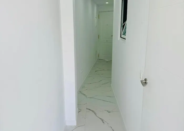 Cristianos Must-see Beachfront Apartment, Stunning Views In Tenerife Appartamento