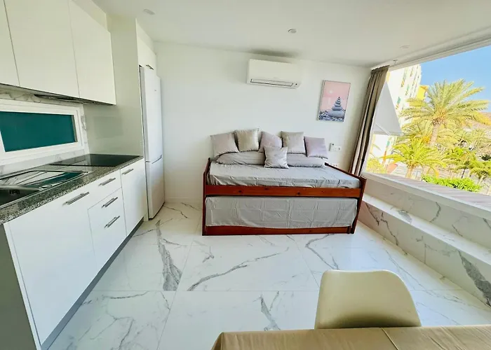 Cristianos Must-see Beachfront Apartment, Stunning Views In Tenerife