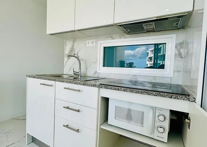 Cristianos Must-see Beachfront Apartment, Stunning Views In Tenerife *