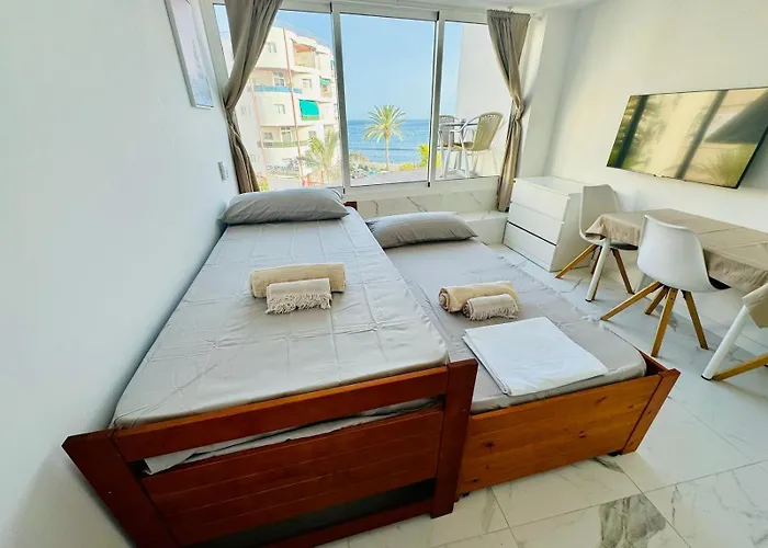 アパート Cristianos Must-see Beachfront Apartment, Stunning Views In Tenerife ロスクリスティアーノス